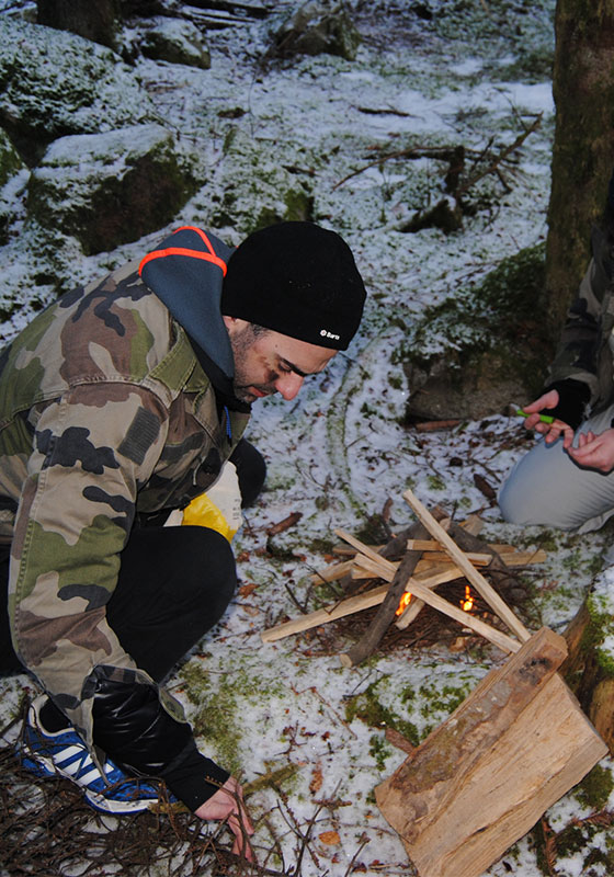 atelier survie allumer un feu de camp